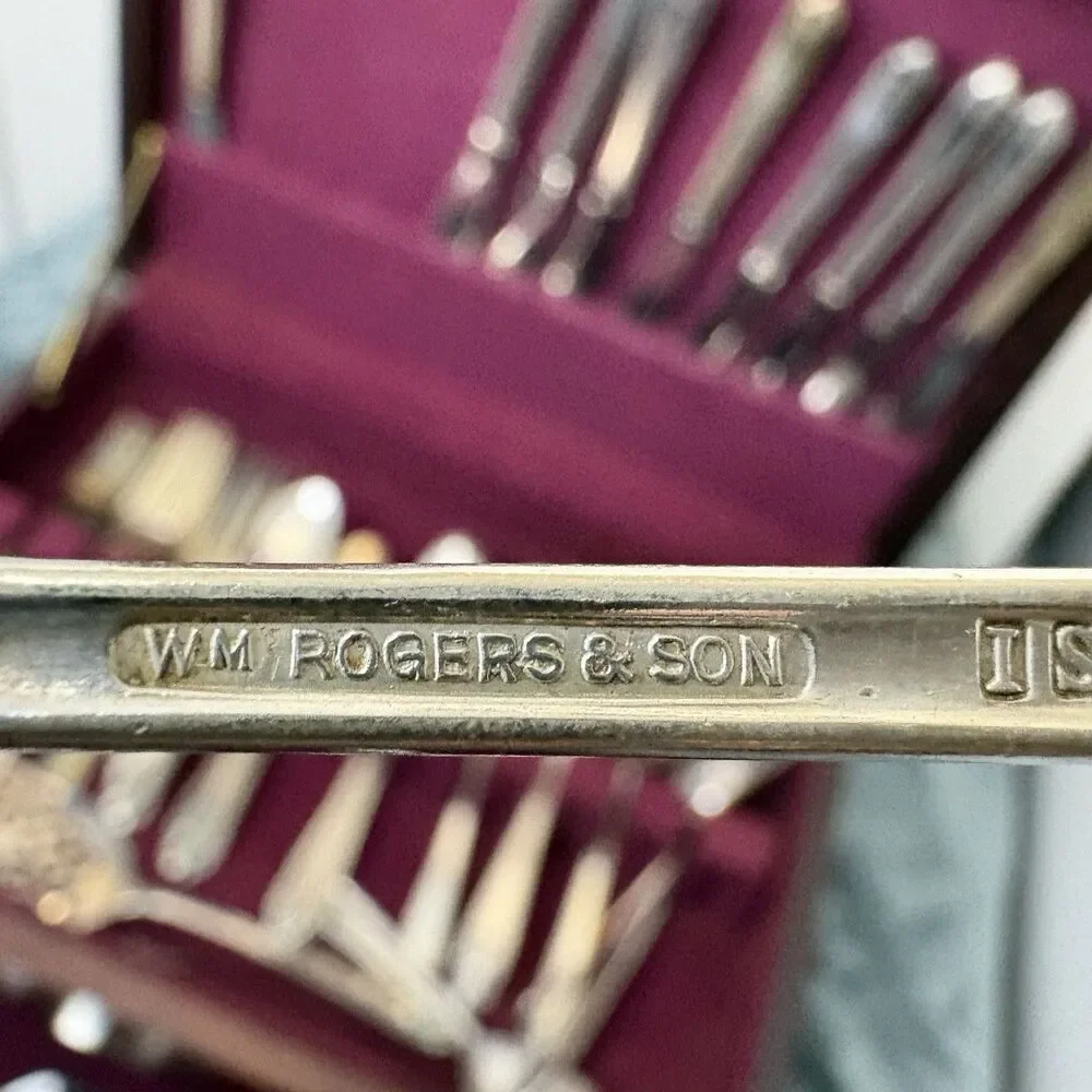 WMRogers & Son Silver plate Flatware Exquisite Collection Wooden Case 76 Piece